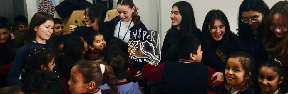 INSPERA Gençlik Derneği gönüllüleri